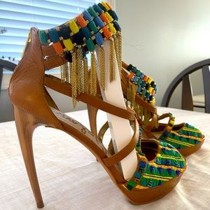 New Women’s Heel. Size 10. One of a kind 🔥🔥